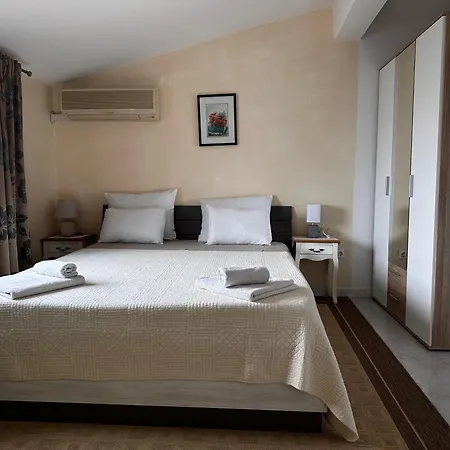 Apartments Vesna Funtana Exterior photo