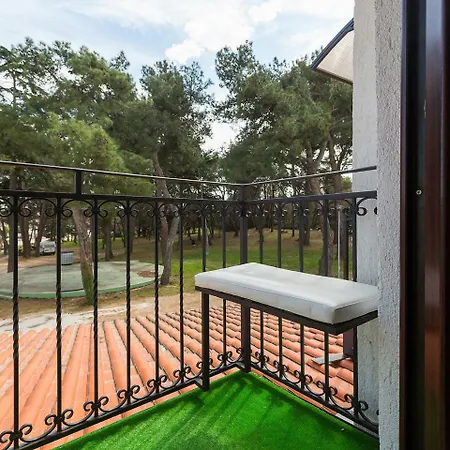 Apartments Vesna Funtana Exterior photo