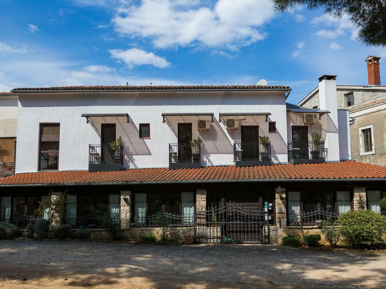 Pensiune Vesna 3*